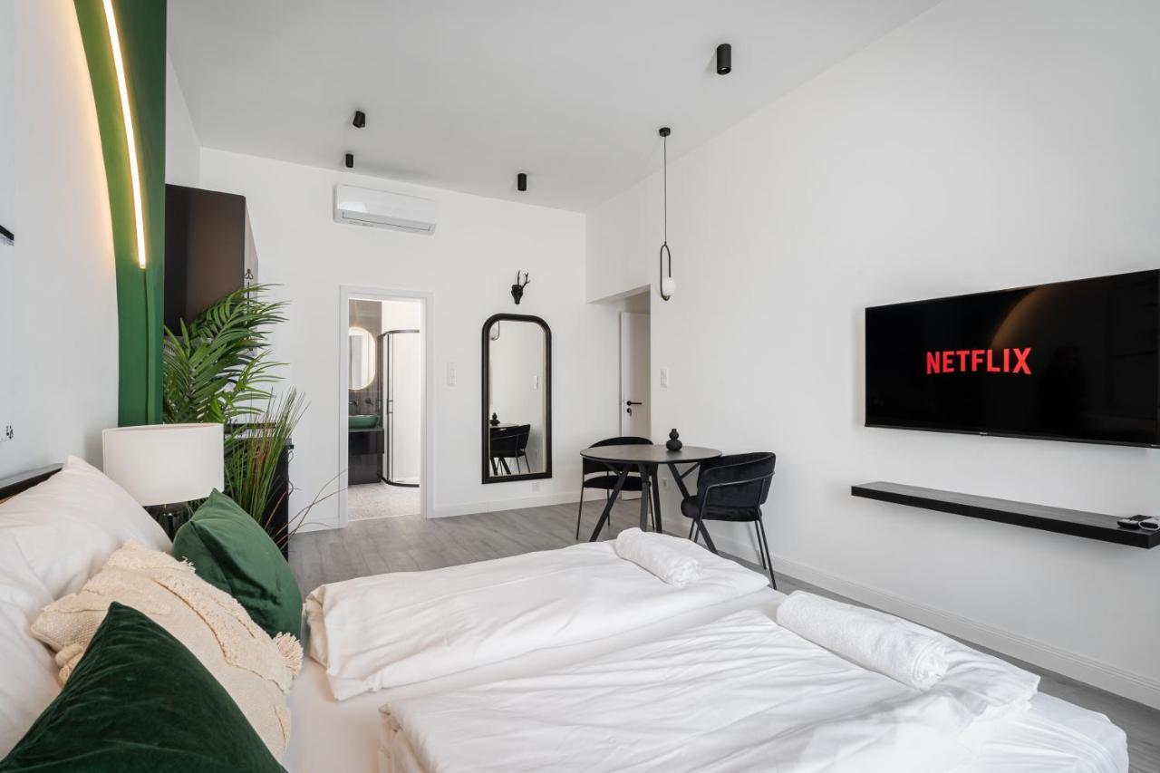 R6 - Boutique Apartments, Location By Bqa Apartmán
