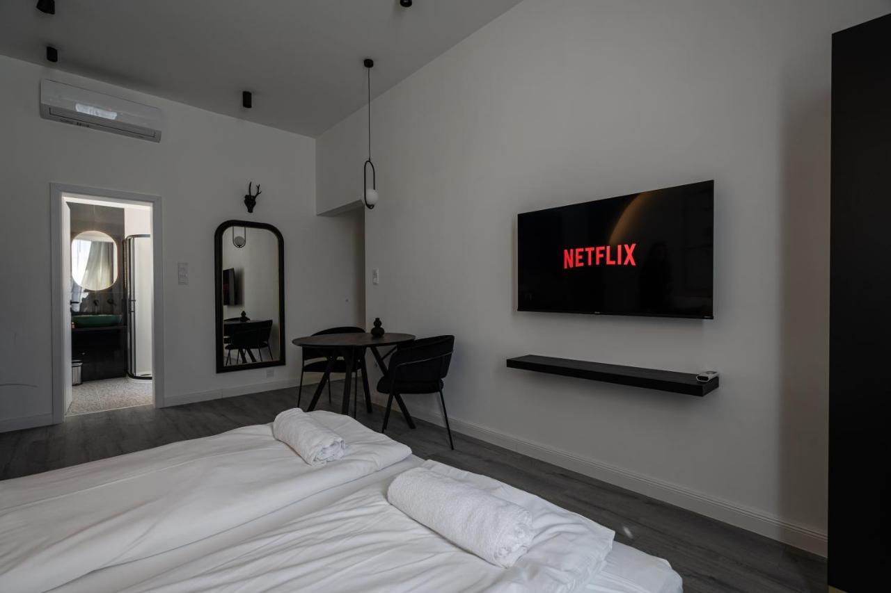 R6 - Boutique Apartments, Location By Bqa Apartmán *